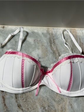 Candie’s White & Pink Lace-Trim Underwire Bra 34A Like new!!